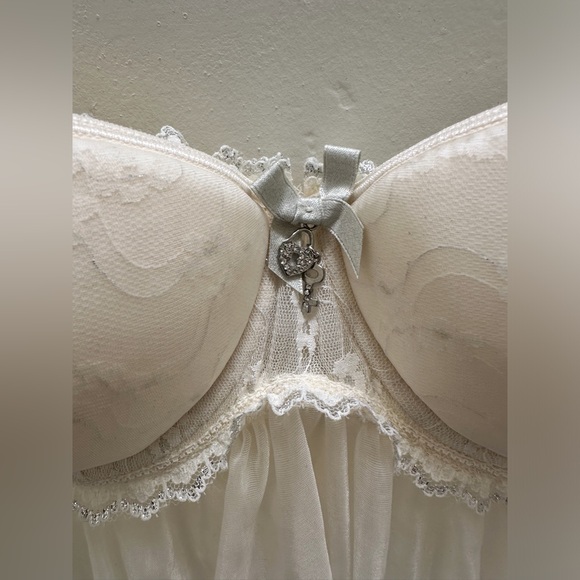 SOLD-Victoria's Secret Sexy Little Things Cream Lace Mesh Sheer Babydoll Nightie - Picture 8 of 11